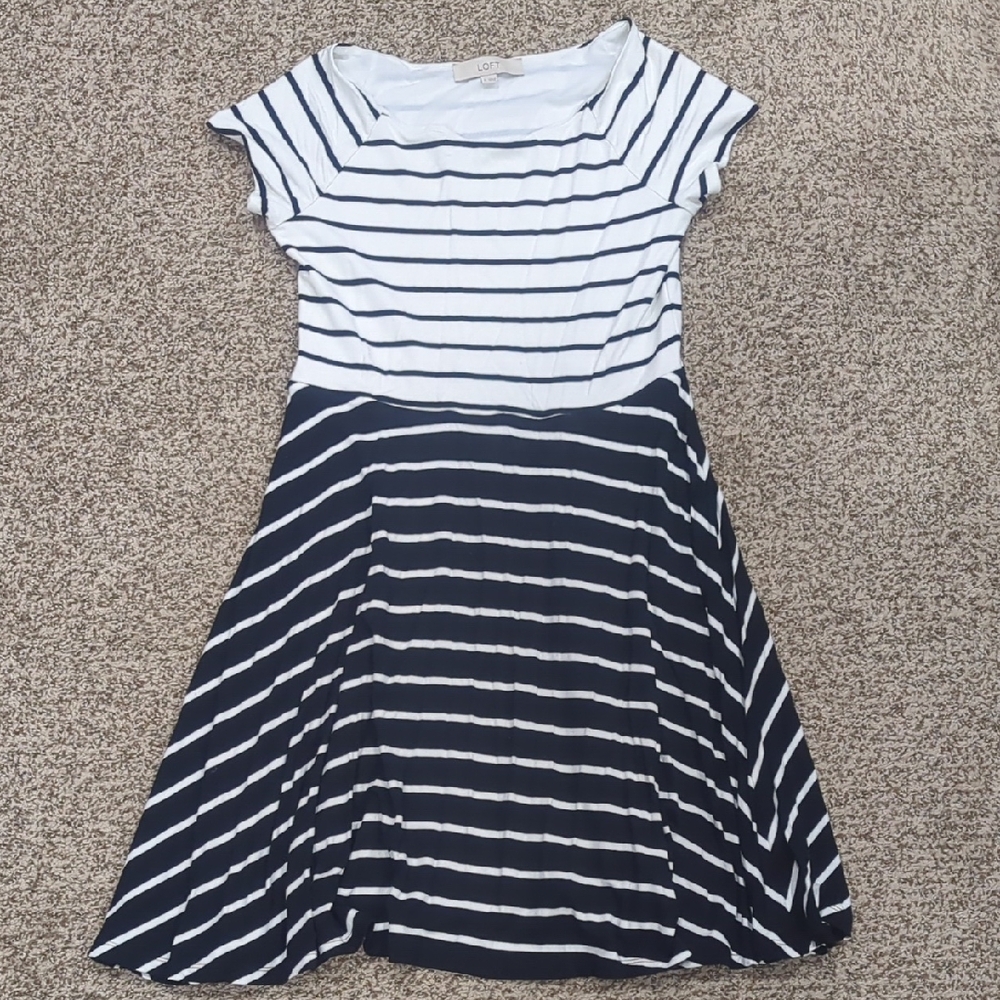 Loft Black And White Fit And Flare Striped Short Sleeves Dress Small